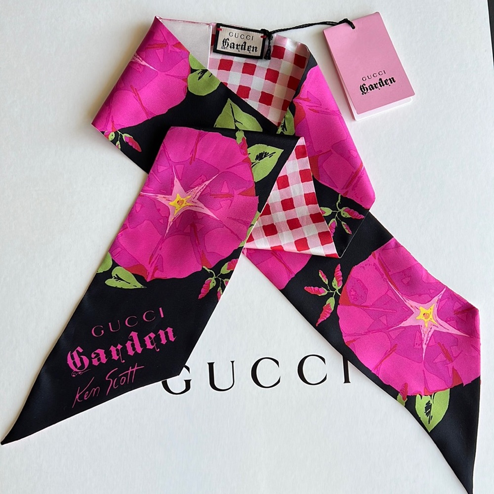 Gucci scarf